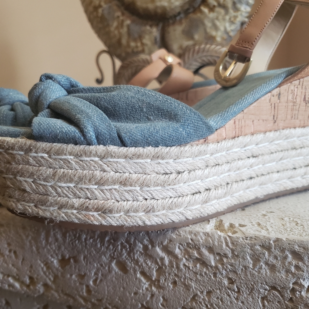 MICHEAL KORS DENIM WEDGE SANDAL - Picture 4 of 7